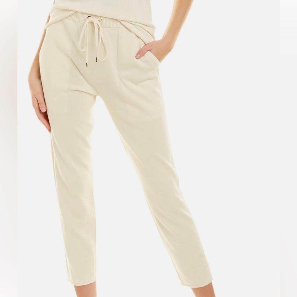 St John high Rise Sweatpants with Rhinestones on pockets NWOT
